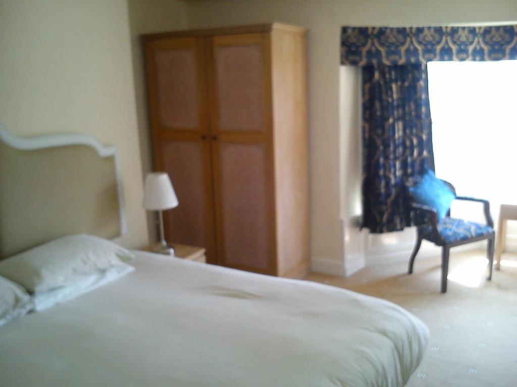 Ambassador 3*